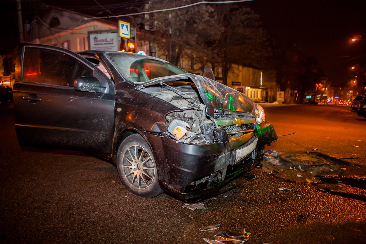 На месте ДТП работает полиция На месте ДТП работает полиция