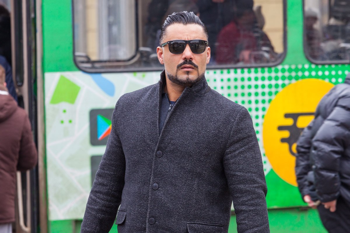 Душа просит "Bentley", реальность преподносит трамвай №1