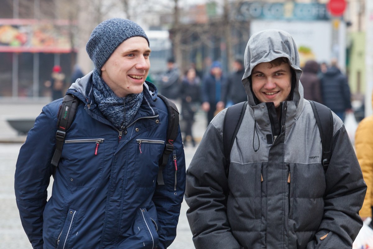 Идут домой устанавливать всеее игры