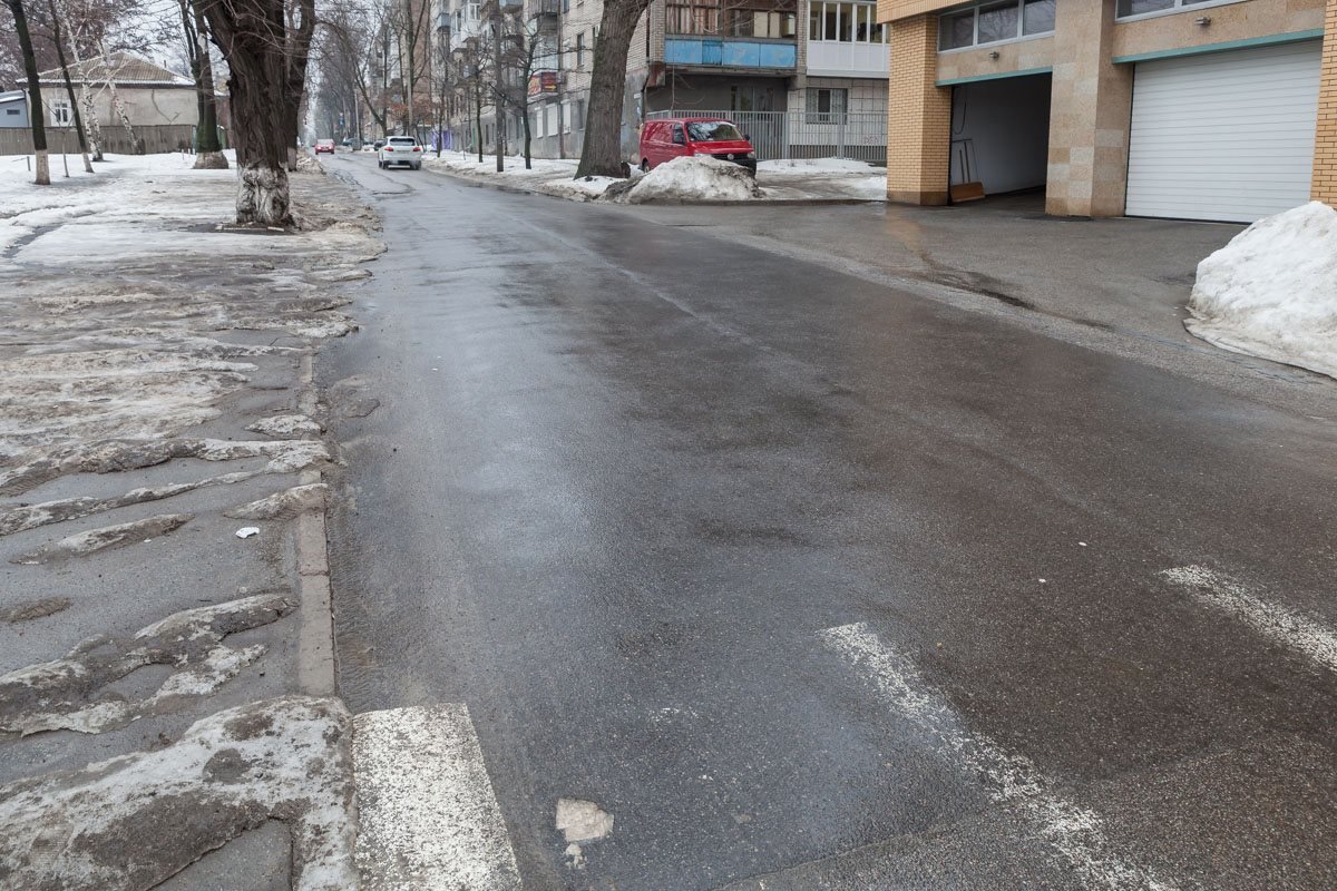 Видно, что местами коммунальщики работали усердно Видно, что местами коммунальщики работали усердно