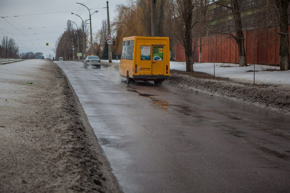 На зимний период снег спрятал все ямы На зимний период снег спрятал все ямы