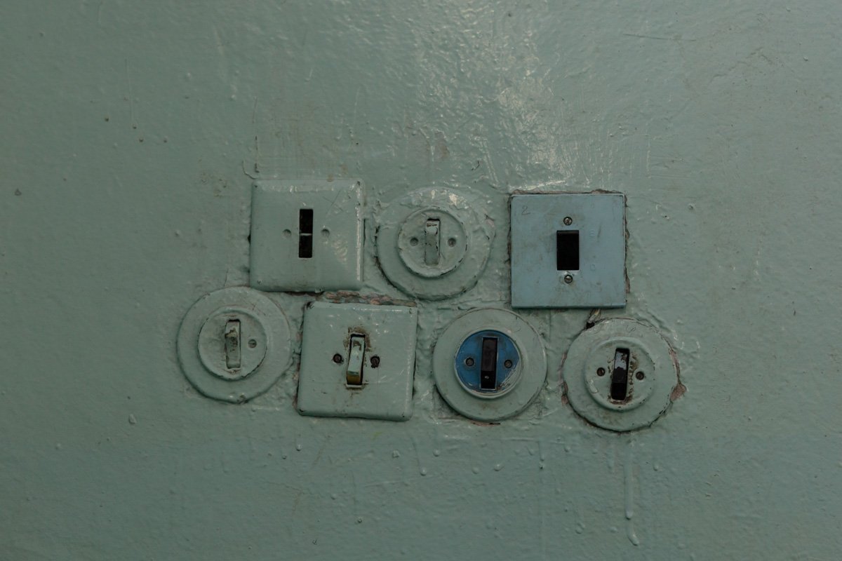 Нужно еще больше выключателей Нужно еще больше выключателей