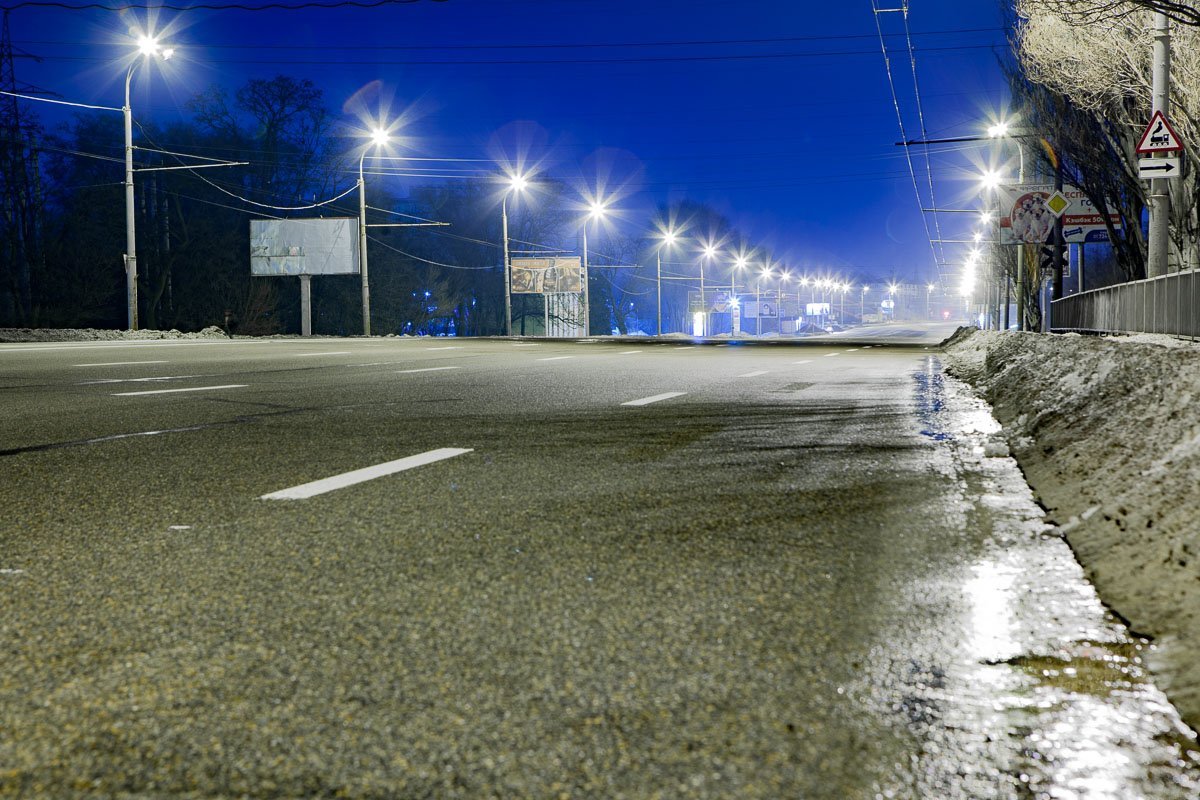 При такой погоде недопустимо выезжать на дорогу на изношенной резине При такой погоде недопустимо выезжать на дорогу на изношенной резине