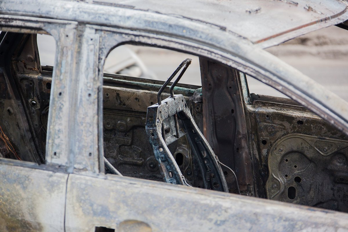 По словам очевидцев, за рулем автомобиля находилась девушка По словам очевидцев, за рулем автомобиля находилась девушка