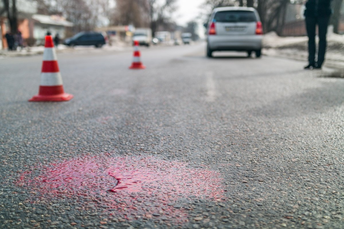 Состояние пострадавшей неизвестно, свидетели оказывали ей первую помощь
