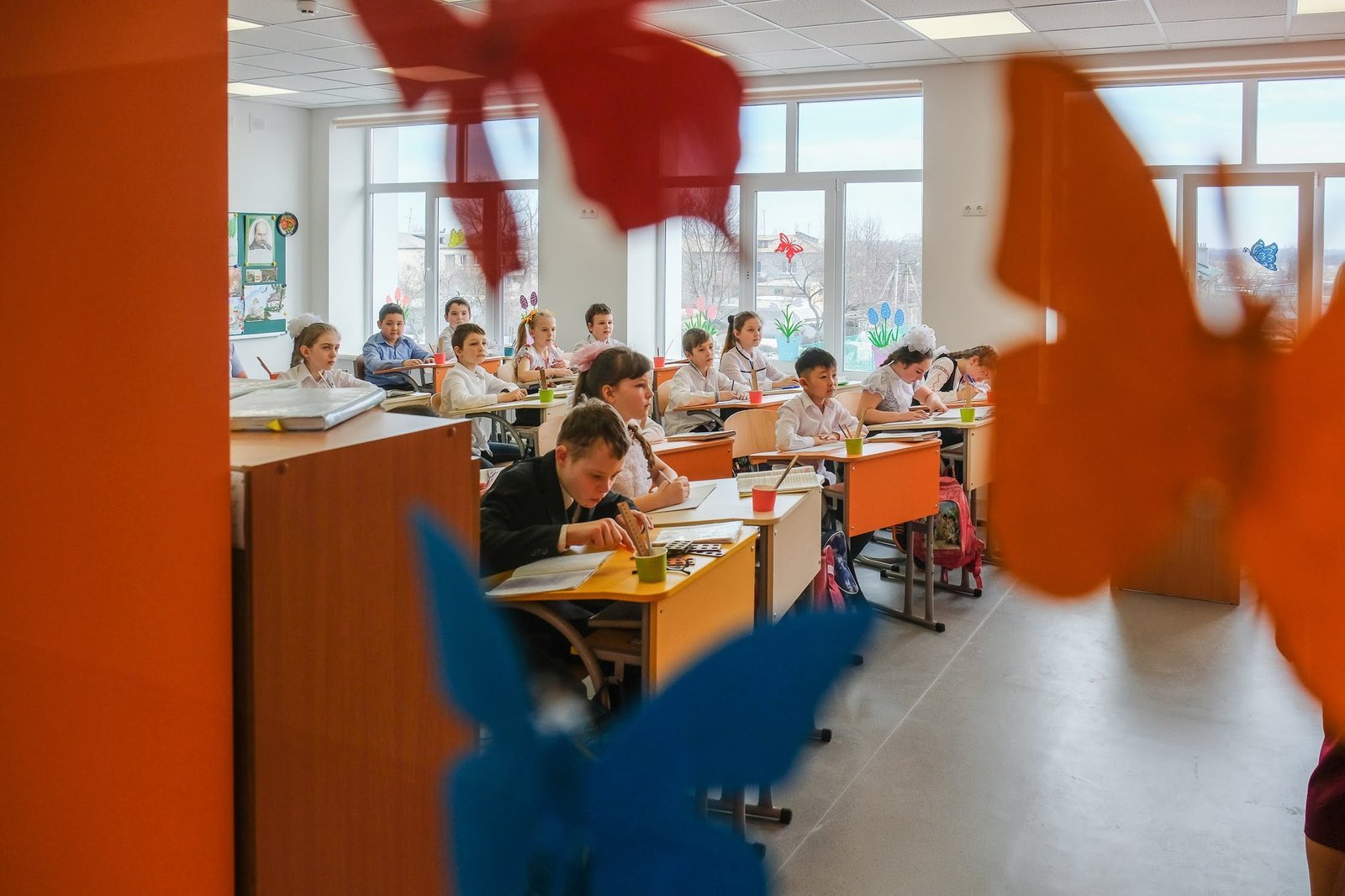 Сквозь двери в класс