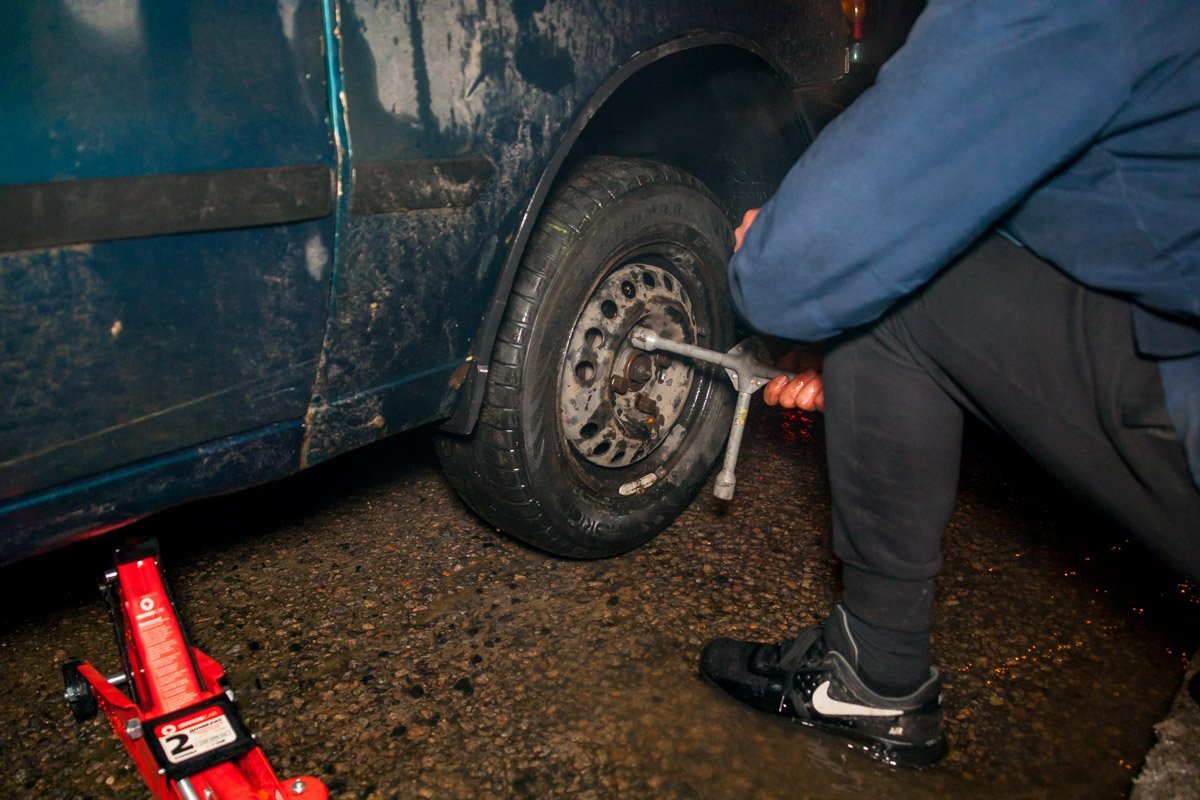 Полиция оформила на автомобилистов протоколы по 124 статье КУоАП Полиция оформила на автомобилистов протоколы по 124 статье КУоАП