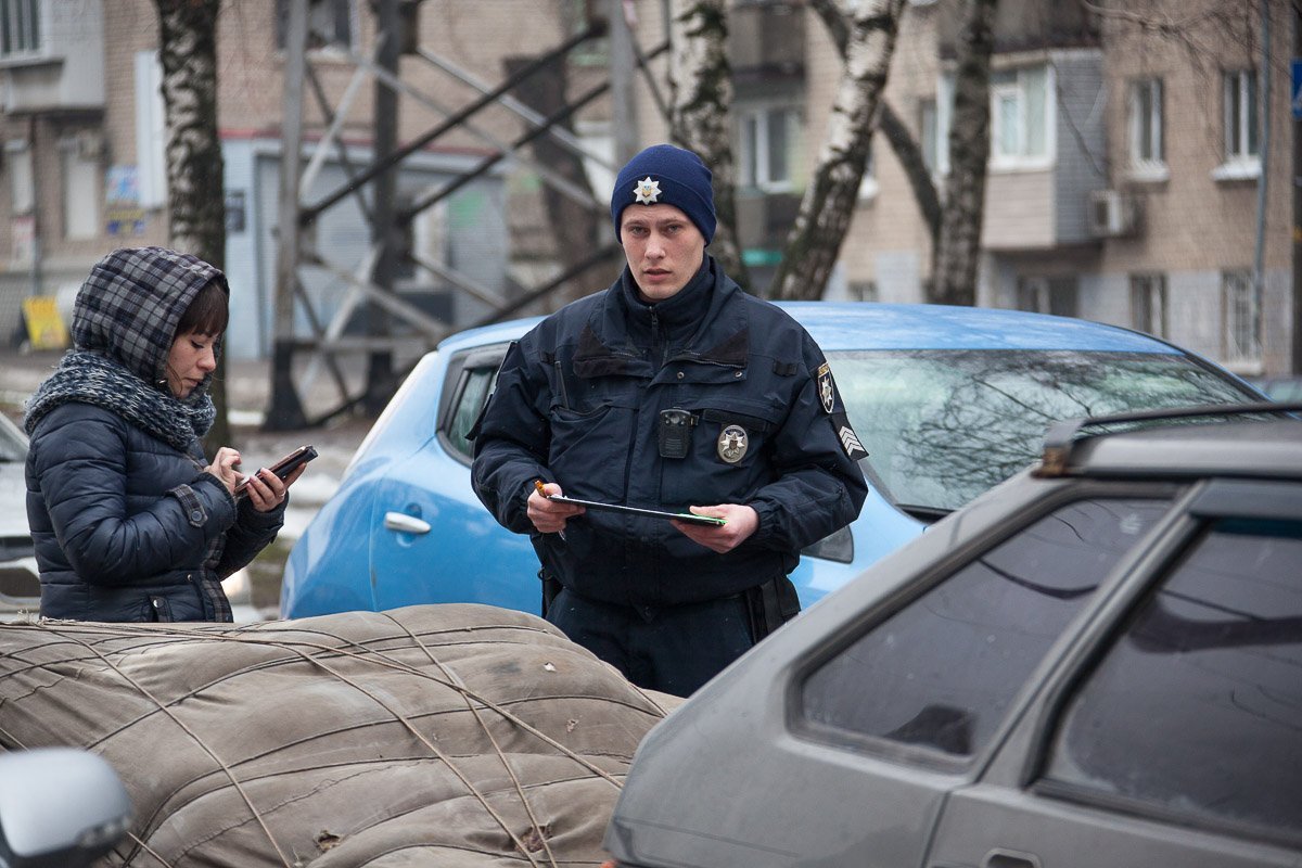 На месте работает один экипаж патрульной полиции