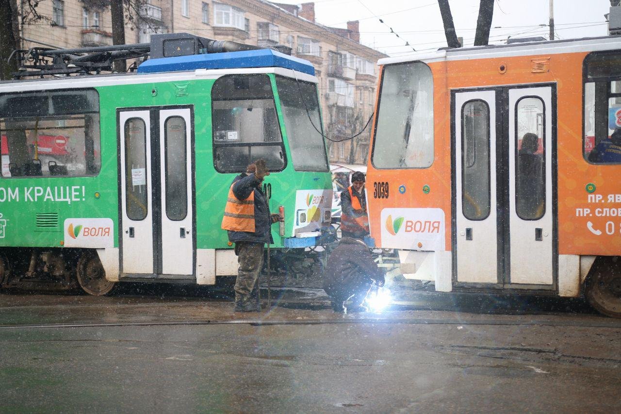 Работа трамваев возобновится к 12:30