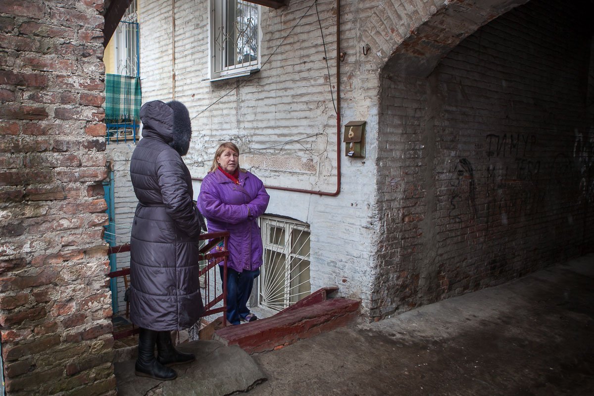 Жильцы устали обращаться в коммунальные службы, которые перебрасывают ответственность друг на друга