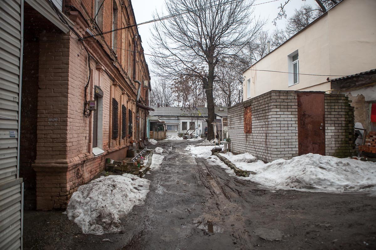 14 марта мастера ДТЭК выявили повреждение провода, который находится во дворе дома