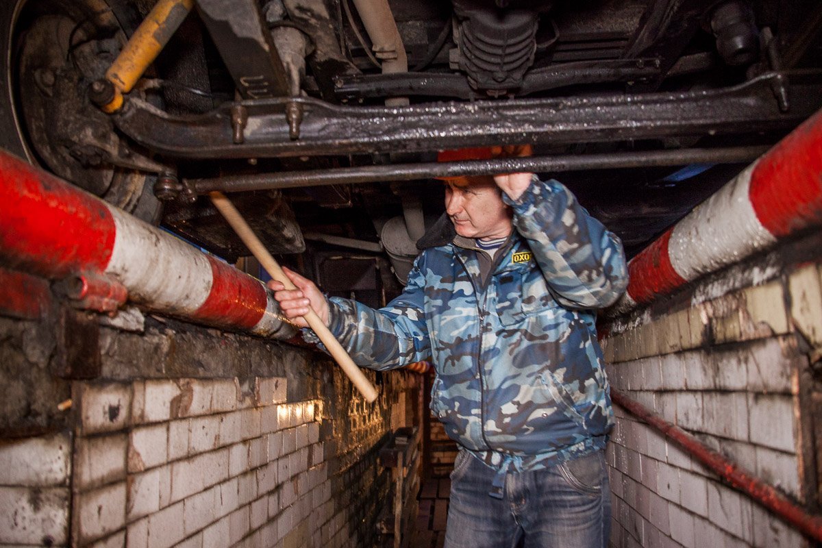 Под проверку попадает состояние основных узлов и агрегатов автомобиля Под проверку попадает состояние основных узлов и агрегатов автомобиля
