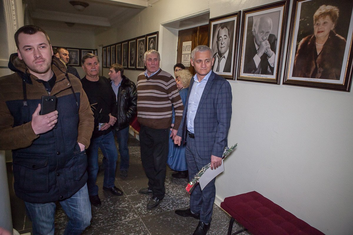 Активисты Днепра пытались донести до людей важную информацию об истинной деятельности лидеров профсоюзов Активисты Днепра пытались донести до людей важную информацию об истинной деятельности лидеров профсоюзов