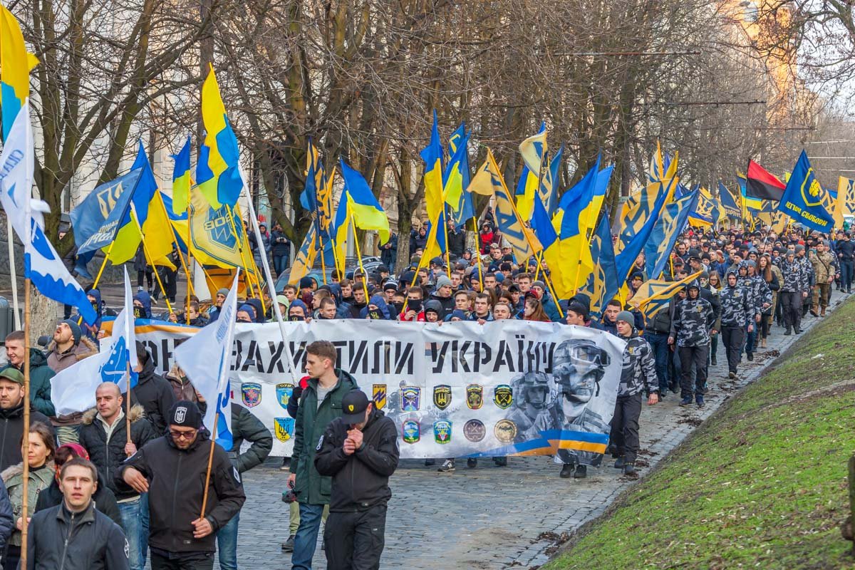 Шествие завершилось на проспекте Поля возле музея ракет Шествие завершилось на проспекте Поля возле музея ракет