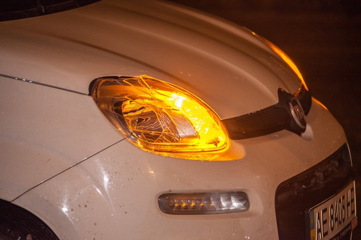 Автомобиль Fiat двигался в сторону ДК "Шинник" и совершил наезд на одного из пешеходов