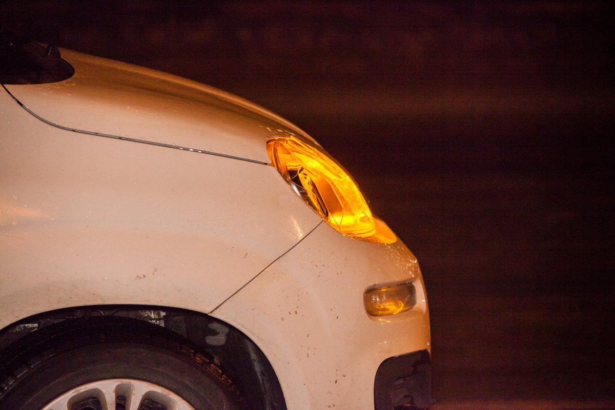 В результате ДТП на автомобиле повреждена правая фара