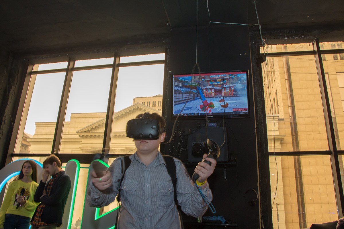 Заядлые геймеры смогли ощутить на себе прелести виртуальной реальности