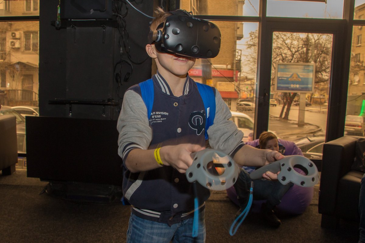 Гости с удовольствием протестировали VR-очки