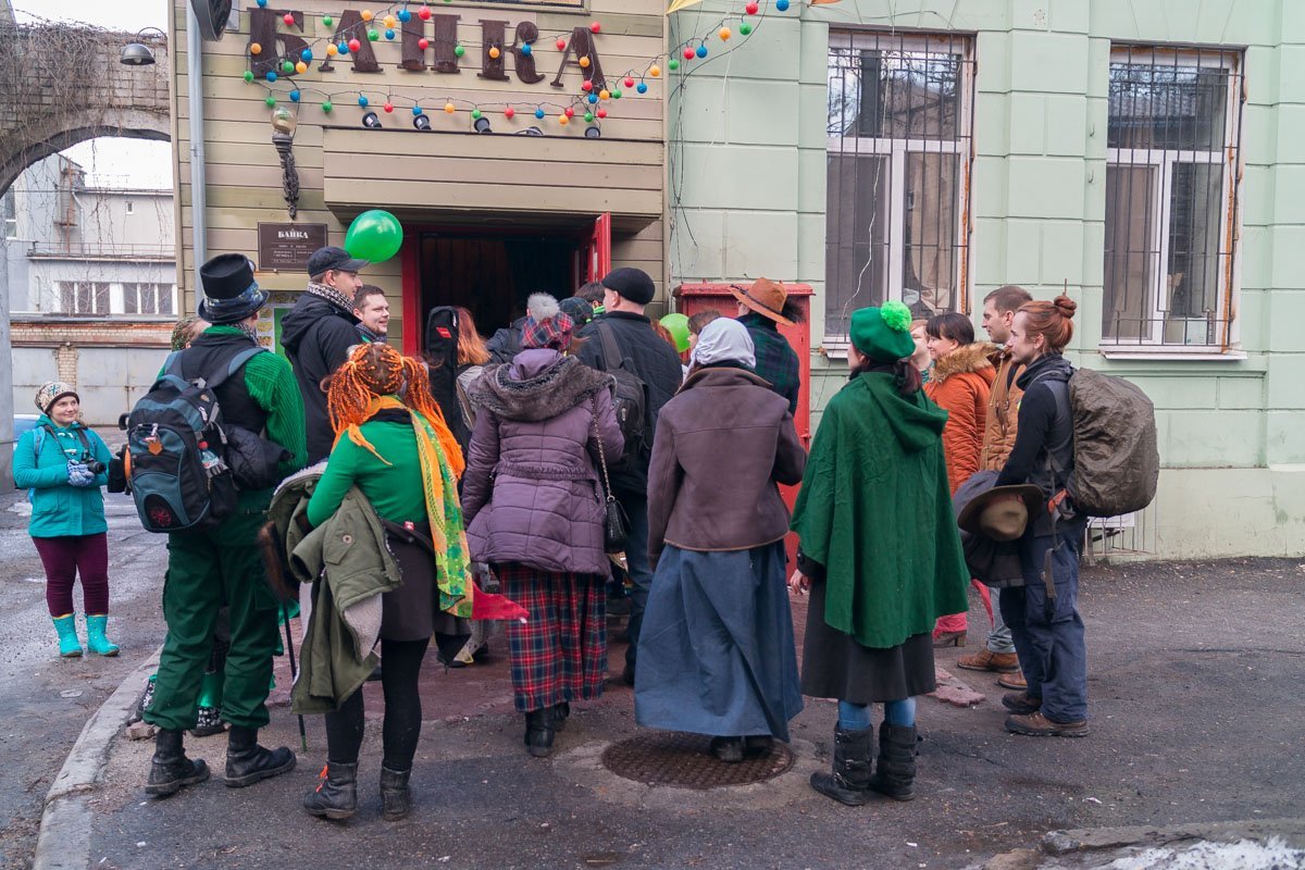 За минуту до шумной тусовки За минуту до шумной тусовки