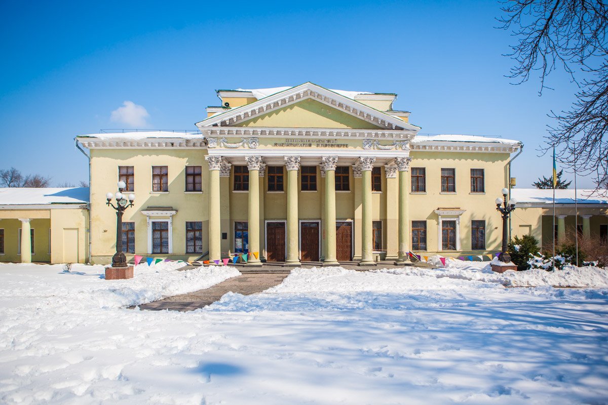 Дворец выстоял до наших дней