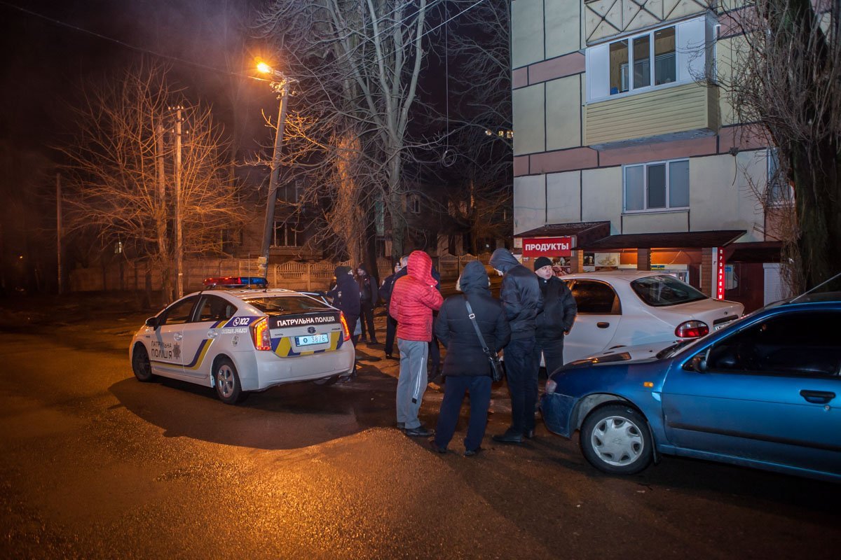 На проспекте Гагарина, 141 произошел конфликт между водителем такси и пассажирами
