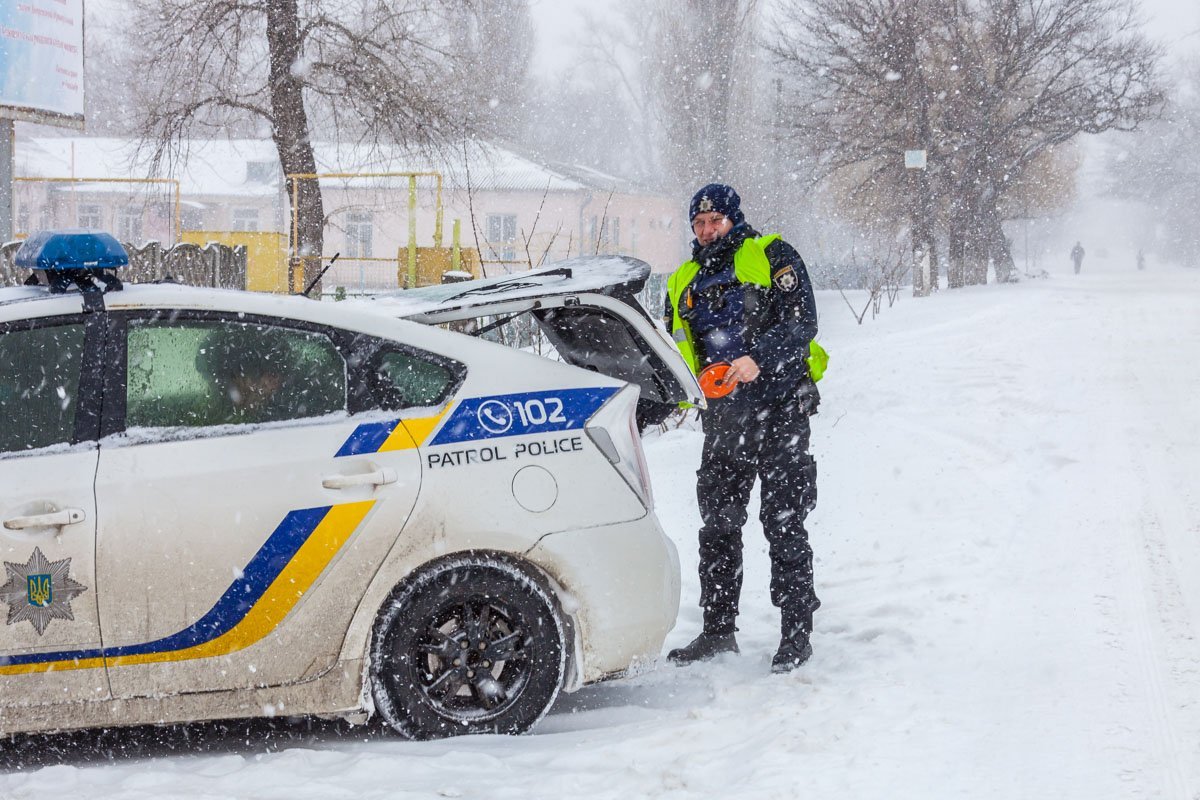 Полицейские несут службу даже в самую плохую погоду