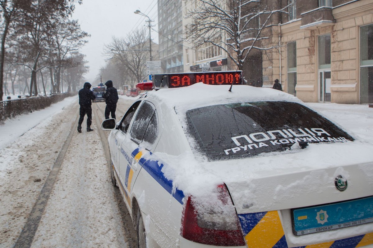 За порядком во время шествия следили правоохранители За порядком во время шествия следили правоохранители