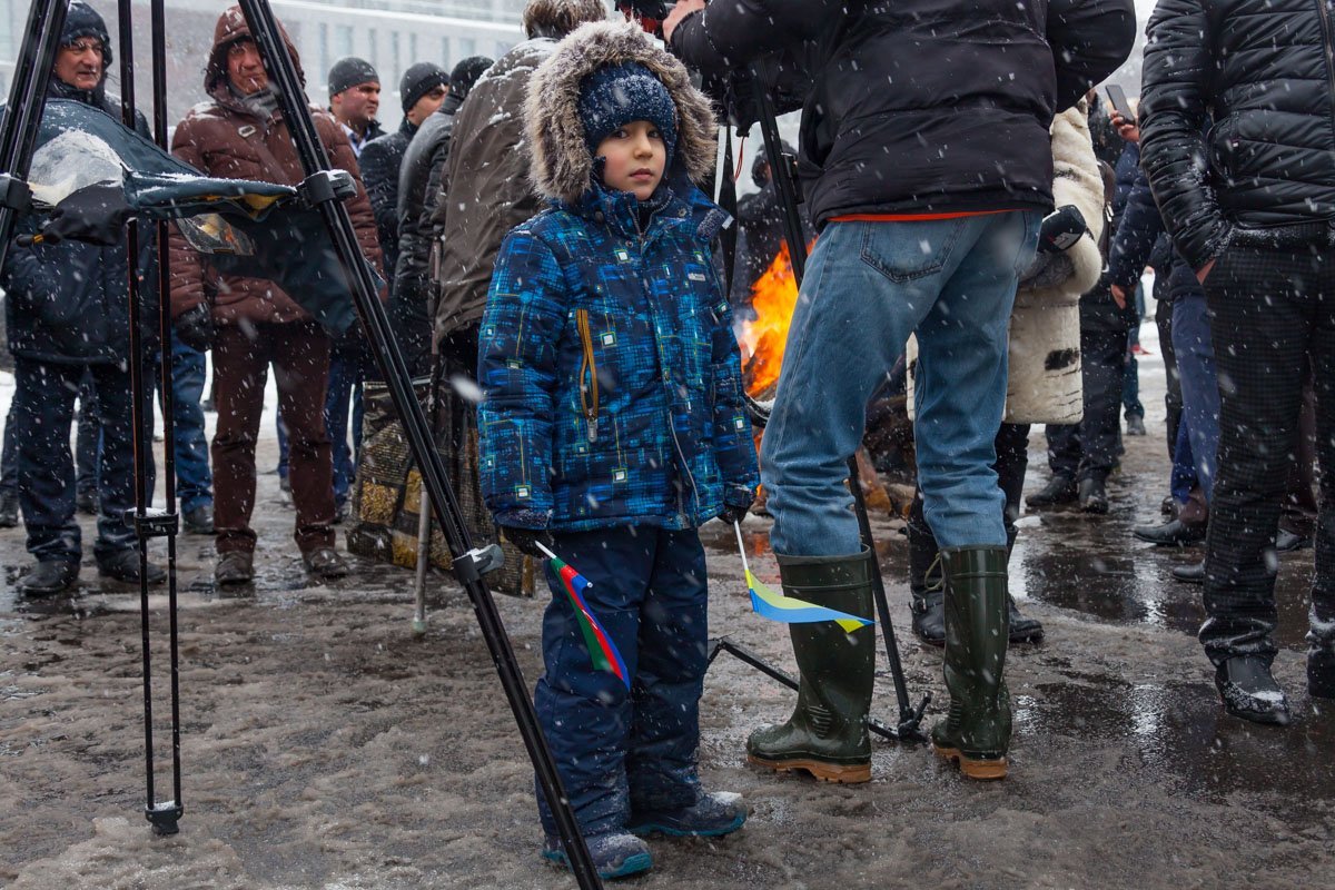 Дети на мероприятии танцевали и веселились Дети на мероприятии танцевали и веселились