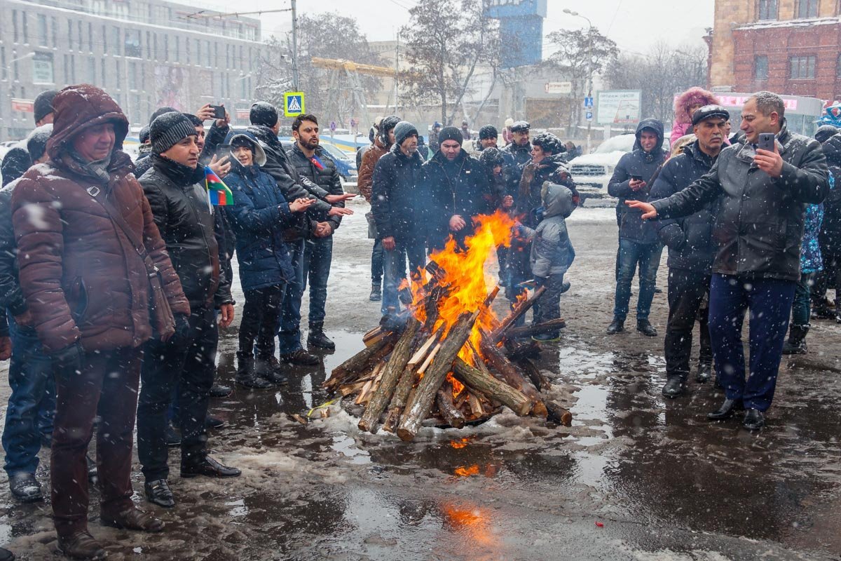На Новруз принято радоваться и прославлять жизнь На Новруз принято радоваться и прославлять жизнь