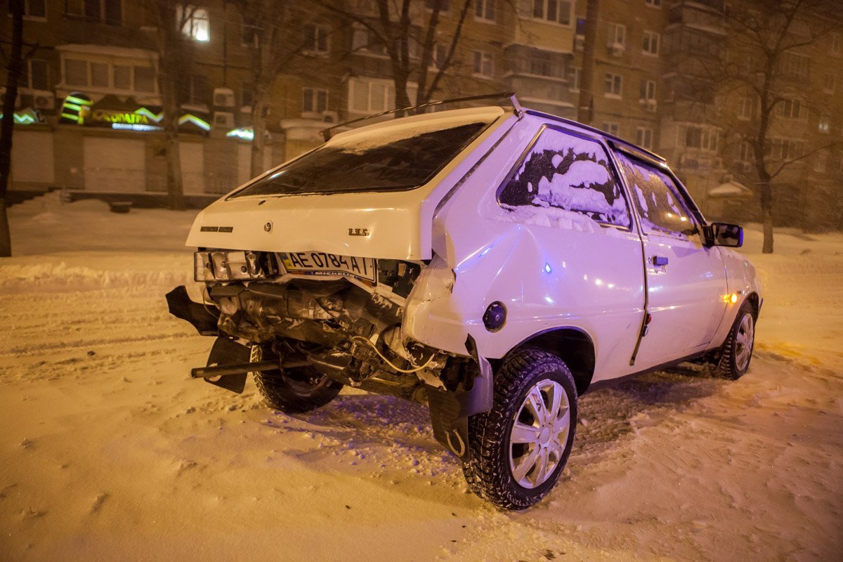 Автомобиль Таврия сильно пострадал