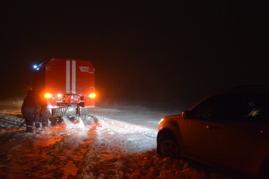 Из-за сложных погодных условий было принято решение запретить проезд пассажирского и грузового транспорта по южной объездной Из-за сложных погодных условий было принято решение запретить проезд пассажирского и грузового транспорта по южной объездной