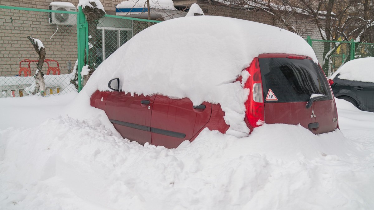 Даже шипованная резина не помогает
