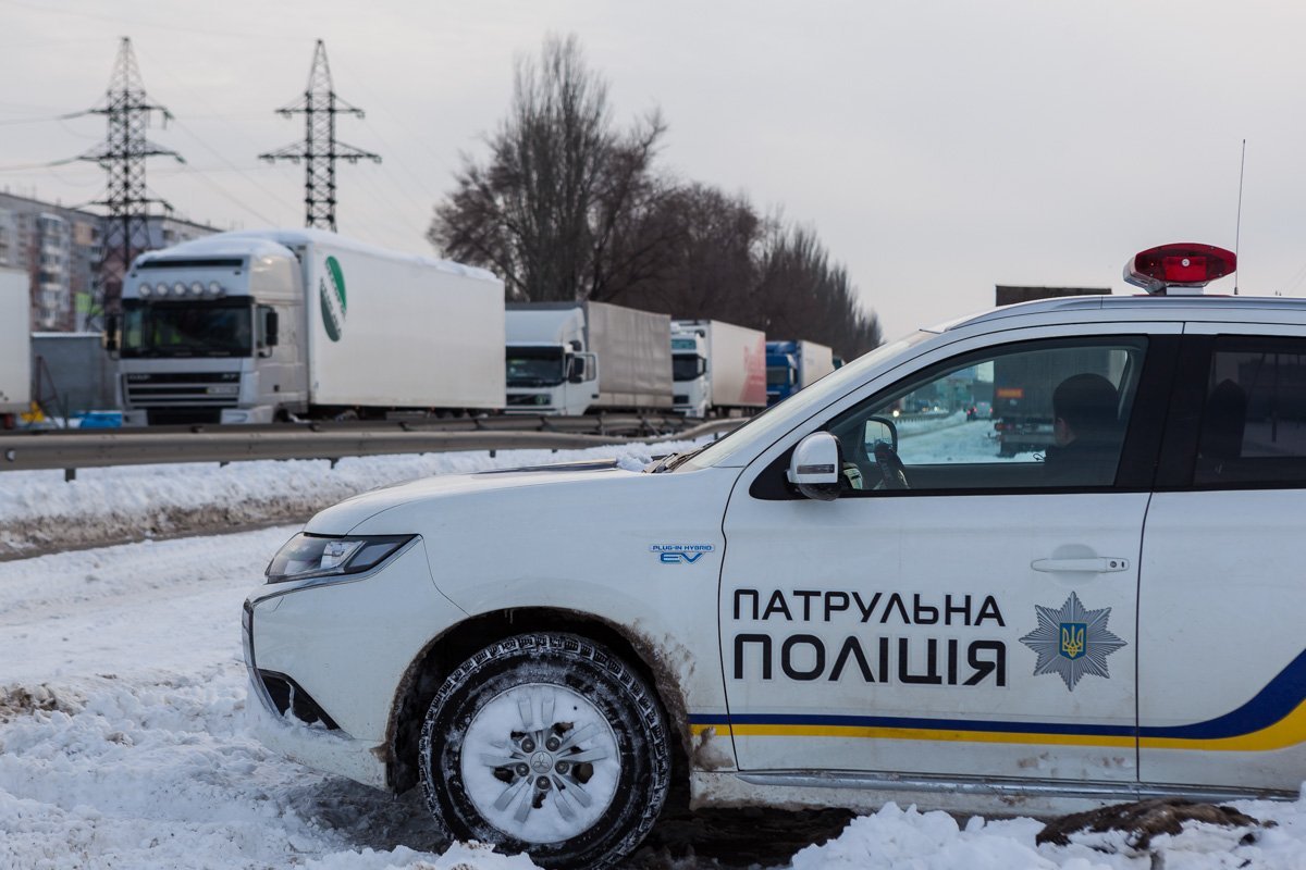 Из-за фур парализовало движение электротранспорта Из-за фур парализовало движение электротранспорта