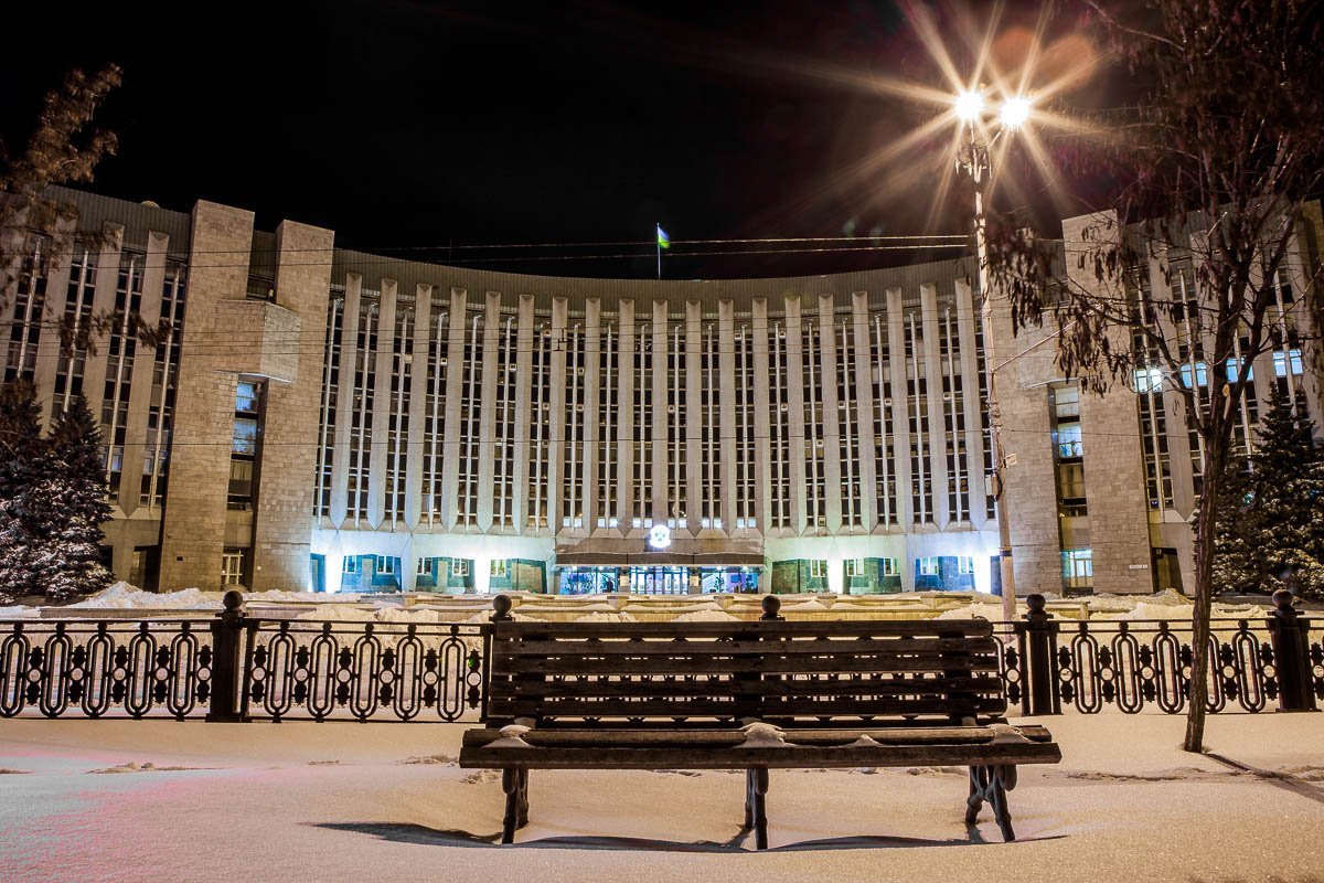 Днепр буквально накрыло снегом