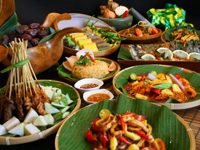 Меню Utkabar сочетает в себе популярные рецепты китайской, тайской, индонезийской, малайзийской и японской кухонь