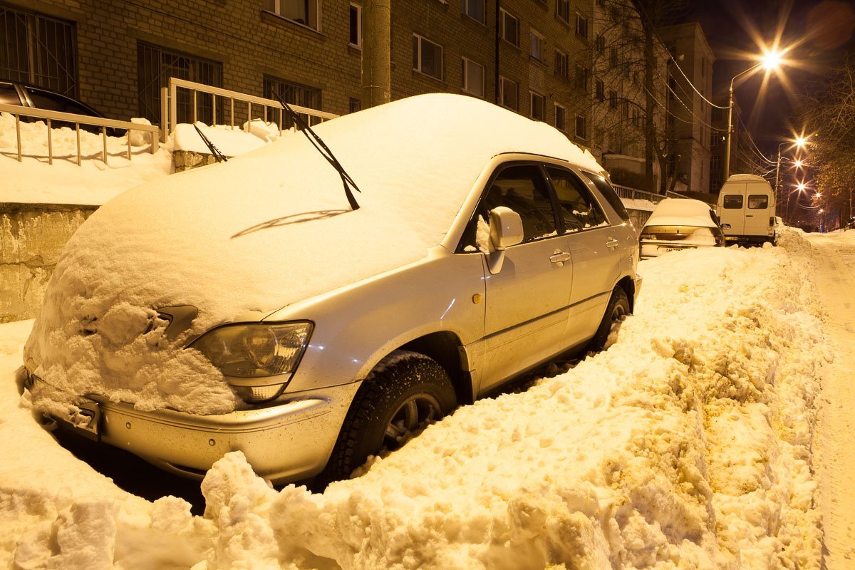 Похоже, снег таять не собирается Похоже, снег таять не собирается