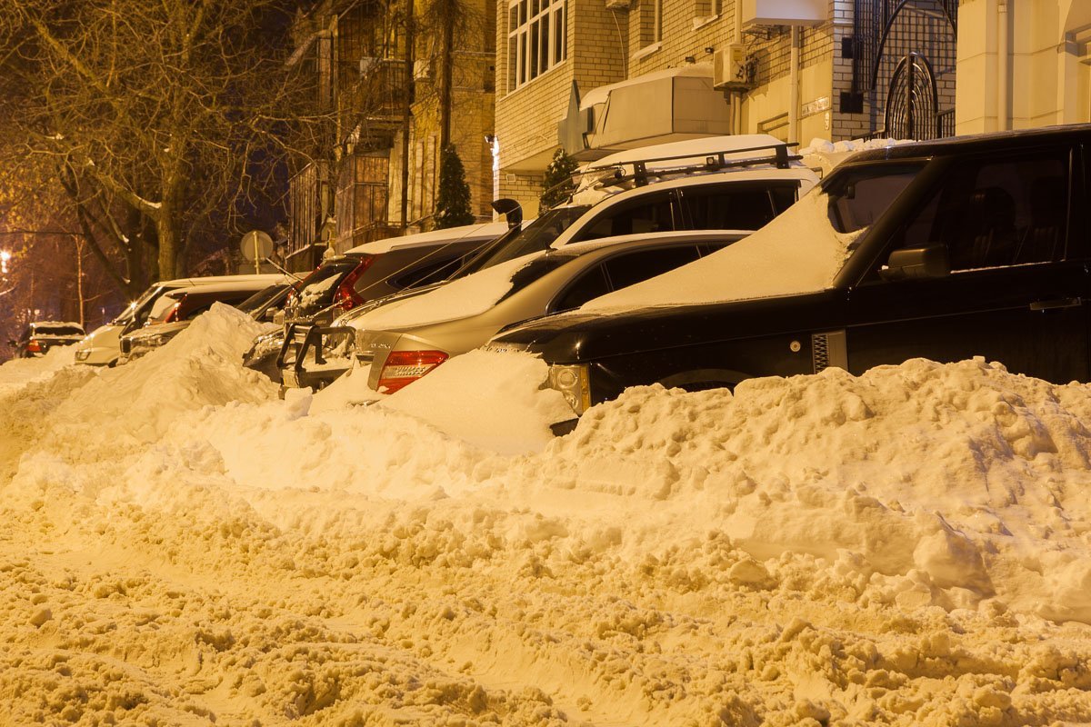Брошенные авто дожидаются лучших времен Брошенные авто дожидаются лучших времен