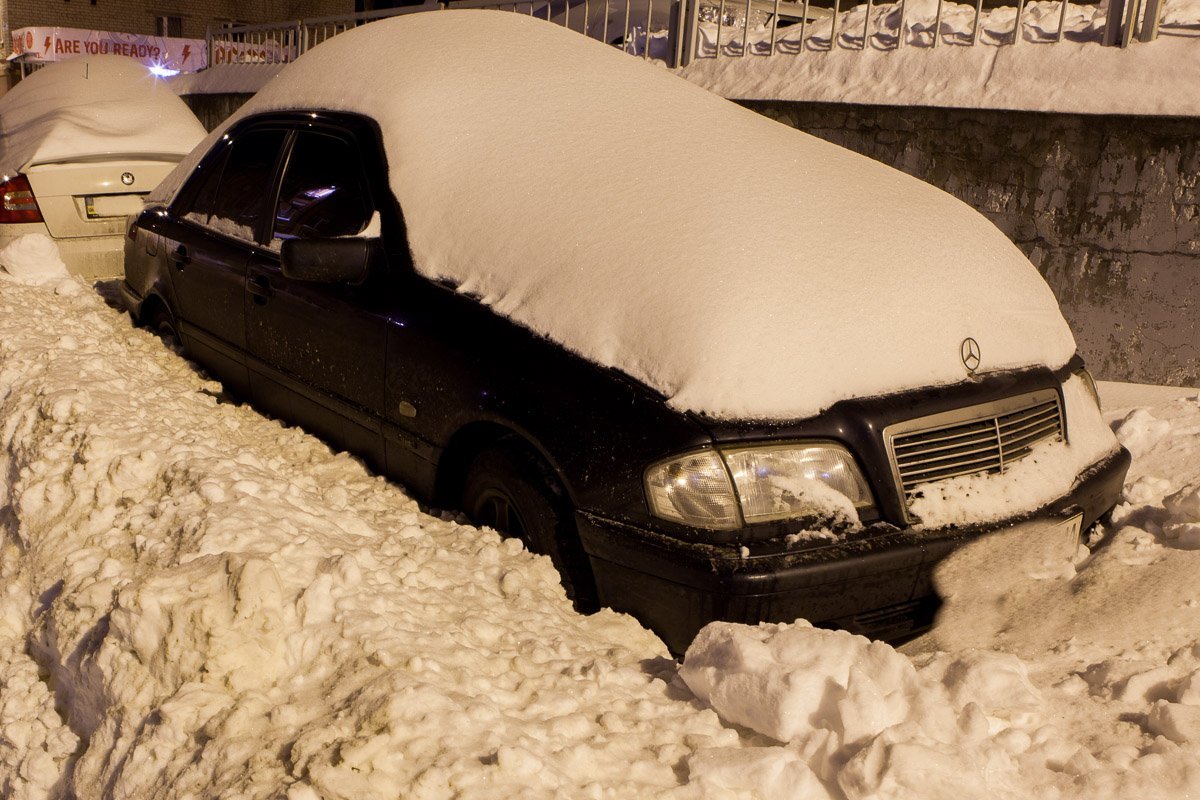Автомобилистам стоит быть предельно-внимательными и не выезжать без надобности Автомобилистам стоит быть предельно-внимательными и не выезжать без надобности
