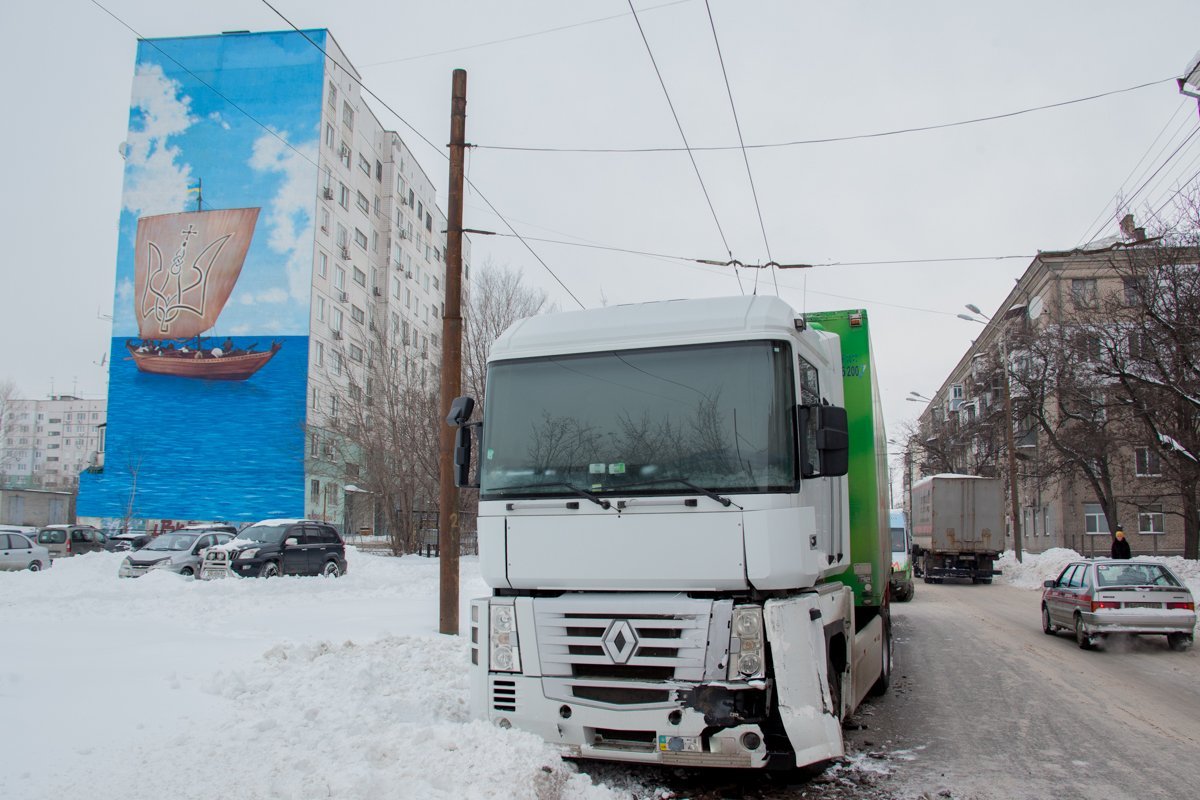 19 марта, около 20:00 на проспекте Мануйловском, 7, произошло ДТП 19 марта, около 20:00 на проспекте Мануйловском, 7, произошло ДТП