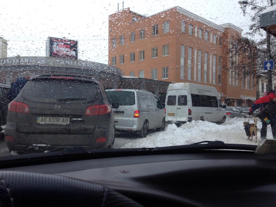 Возле торговых центров коллапс Возле торговых центров коллапс