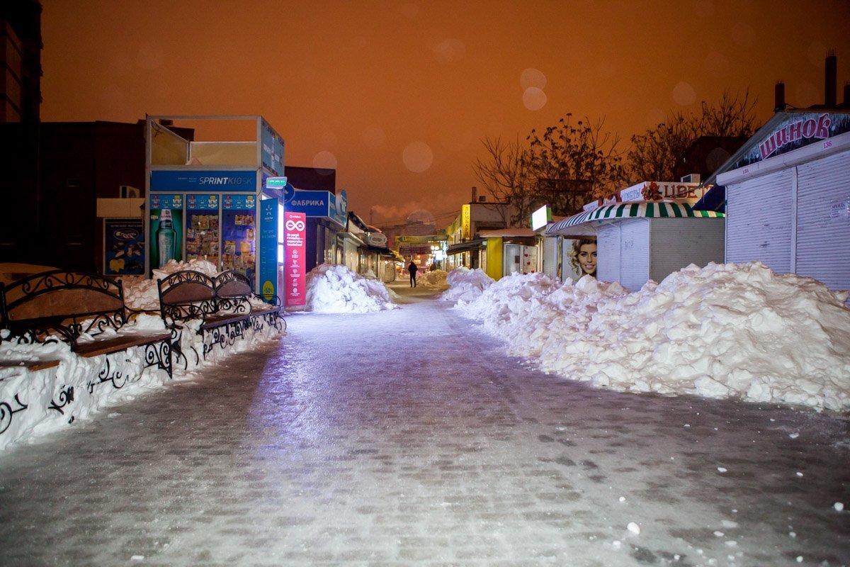 Из-за гололеда усугубилась ситуация с внутриквартальными дорогами