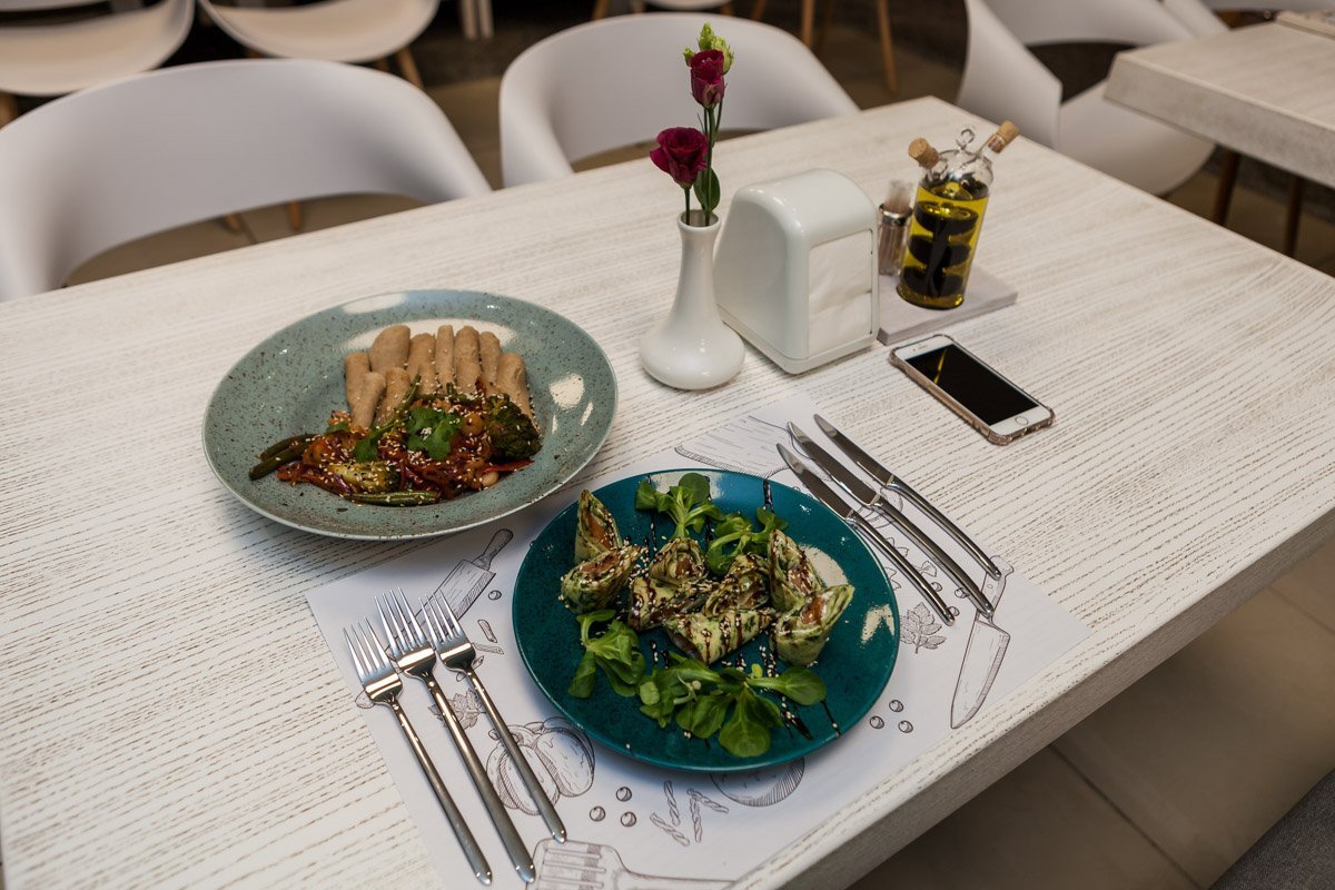 Сервировка стола на высшем уровне Сервировка стола на высшем уровне