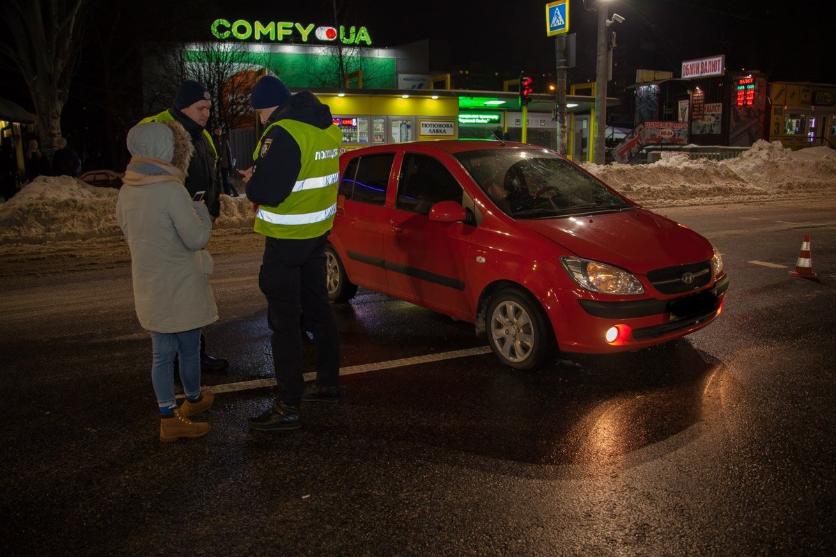 На Набережной Заводской водитель Hyundai сбил 19-летнюю девушку На Набережной Заводской водитель Hyundai сбил 19-летнюю девушку
