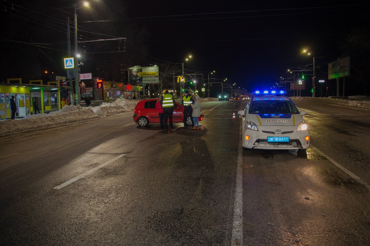 На месте происшествия работает полицейский патруль, вызвана следственно-оперативная группа На месте происшествия работает полицейский патруль, вызвана следственно-оперативная группа