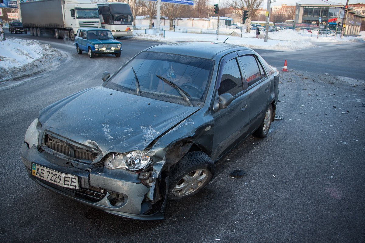 Пострадал мужчина в Geely Пострадал мужчина в Geely