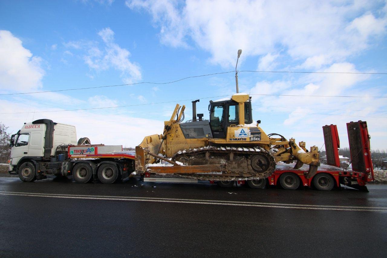 На водителя выписали постановление из-за нарушения правил перевозки грузов
