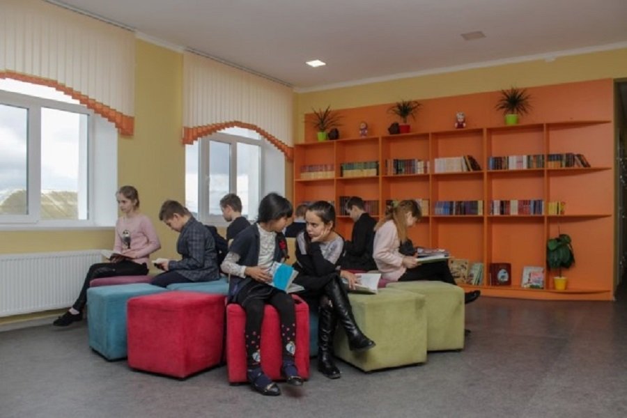 Уголок буккросинга в Юрьевской школе