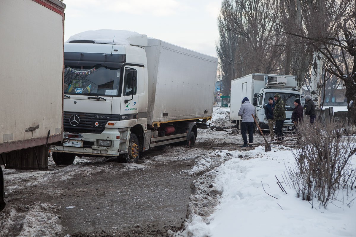 Эта дорога единственная, которая ведет к району Самаровка Эта дорога единственная, которая ведет к району Самаровка