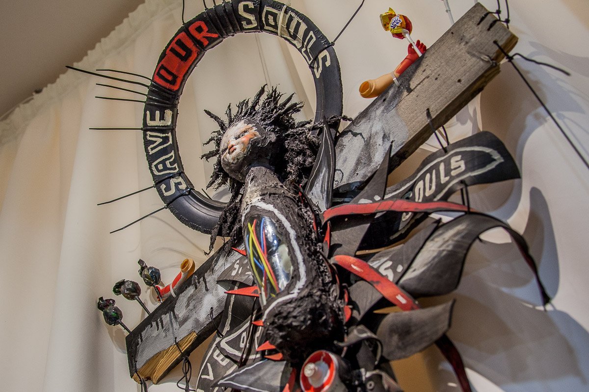 Над некоторыми произведениями искусства стоило задуматься Над некоторыми произведениями искусства стоило задуматься