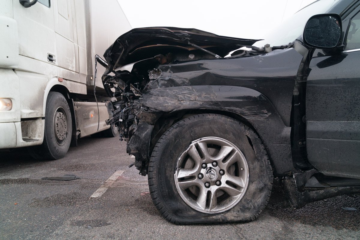 Водитель автомобиля Lexus жаловался на боль в зоне лопаток